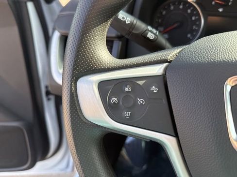 Used 2023 GMC Terrain SLE w/ Driver Convenience Package image 16