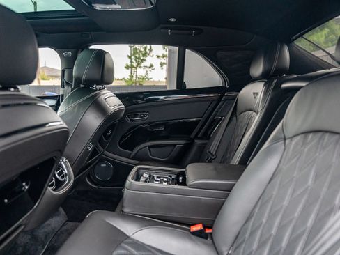 Used 2017 Bentley Mulsanne RWD image 43