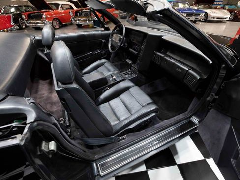 Used 1992 Cadillac Allante FWD image 3