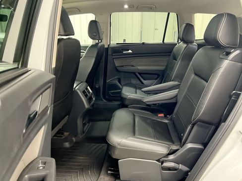 Used 2023 Volkswagen Atlas SE w/ Panoramic Sunroof Package FWD image 22