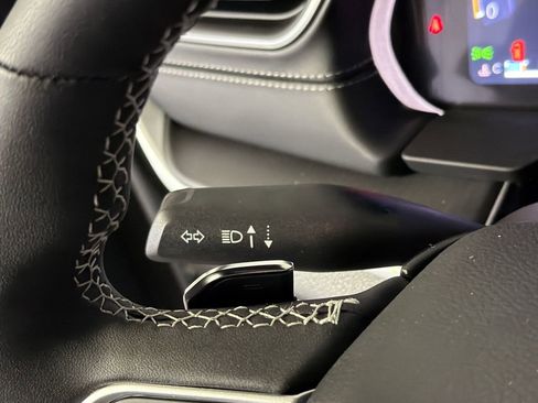 New 2025 Jeep Grand Cherokee L Laredo image 18