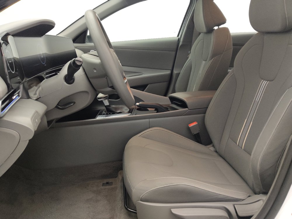Used 2024 Hyundai Elantra SEL FWD image 17