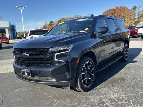 Certified 2024 Chevrolet Suburban RST image 4