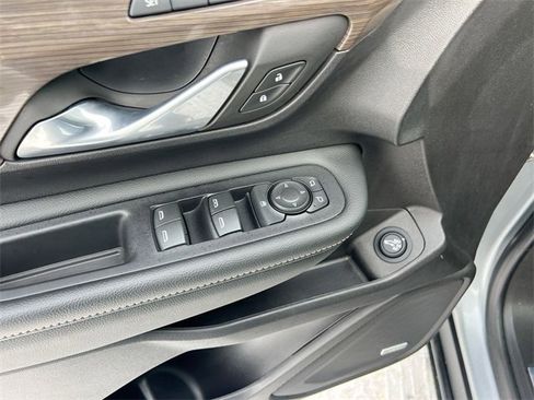 Used 2024 GMC Terrain Denali w/ Denali Premium Package image 24