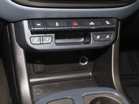 Used 2018 Chevrolet Colorado Z71 image 25