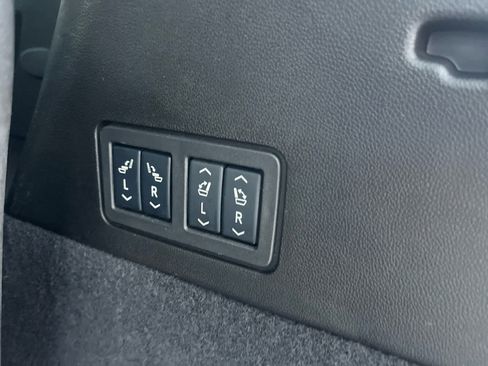 Used 2025 Cadillac XT6 Premium Luxury image 34