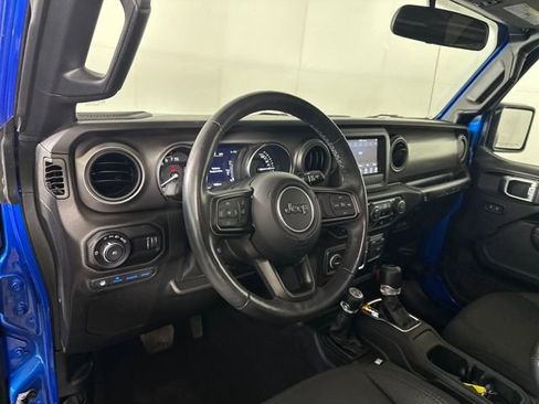 Used 2023 Jeep Wrangler Unlimited w/ Cold Weather Group image 13