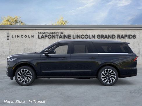 New 2026 Lincoln Navigator L Black Label AWD/4WD image 3