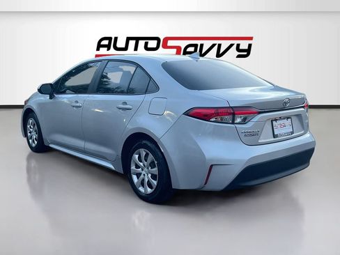 Used 2026 Toyota Corolla LE FWD image 5