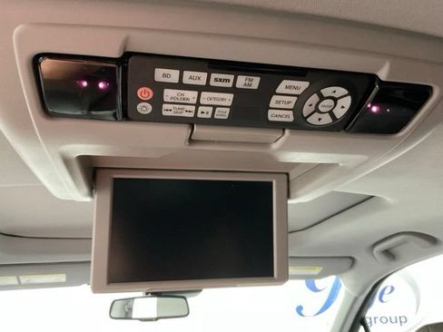 Certified 2017 Honda Pilot Touring image 17