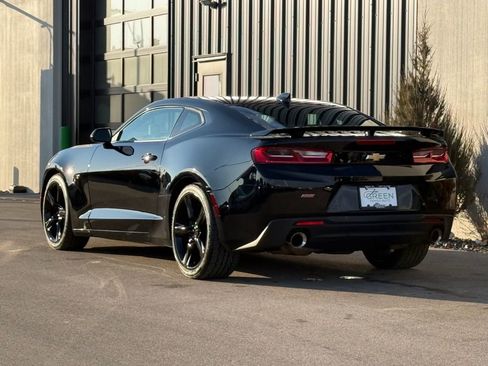 Used 2018 Chevrolet Camaro SS image 3