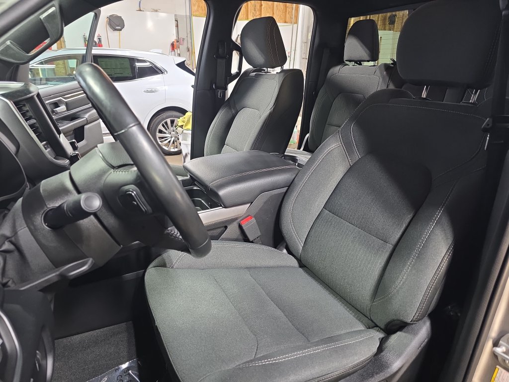 Used 2021 RAM 1500 Big Horn AWD/4WD image 17