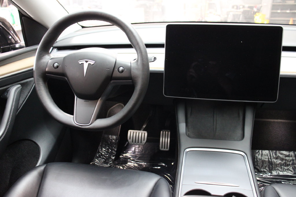 Used 2023 Tesla Model Y Performance AWD/4WD image 9