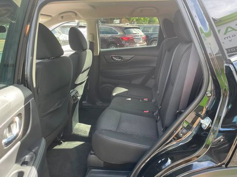 Used 2018 Nissan Rogue SV AWD/4WD image 13