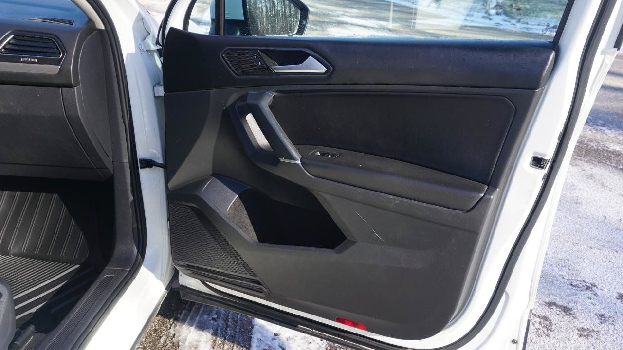 Used 2018 Volkswagen Tiguan SE FWD image 23