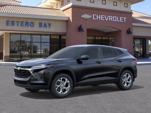 New 2026 Chevrolet Trax LS w/ LS Convenience Package FWD image 2