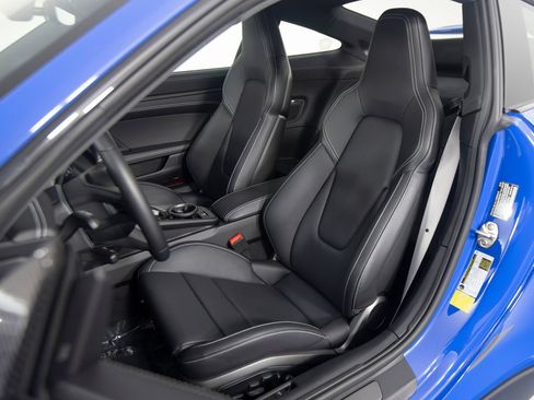 Certified 2025 Porsche 911 Carrera RWD image 16