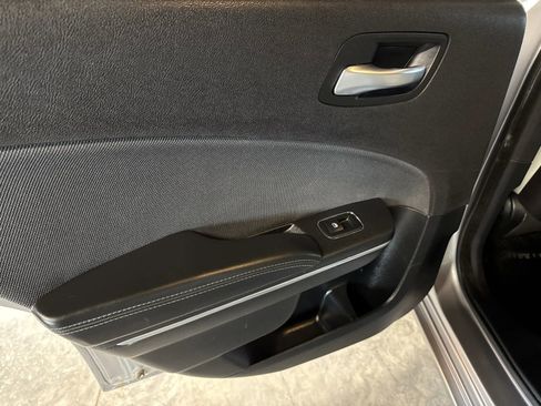 Used 2015 Dodge Charger SE w/ Sport Appearance Group image 24