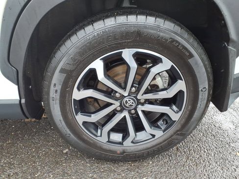 Certified 2023 Toyota Corolla Cross SE image 12