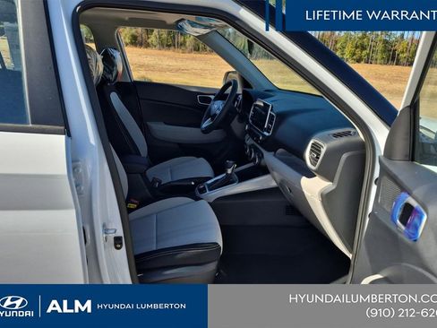 New 2026 Hyundai Venue SEL FWD image 22
