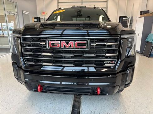 Used 2024 GMC Sierra 2500 AT4 w/ AT4 Premium Plus Package AWD/4WD image 5