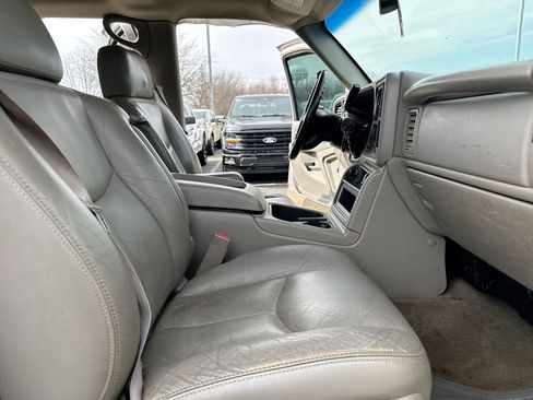 Used 2005 Chevrolet Silverado 2500 LT w/ Heavy-Duty Power Package image 20