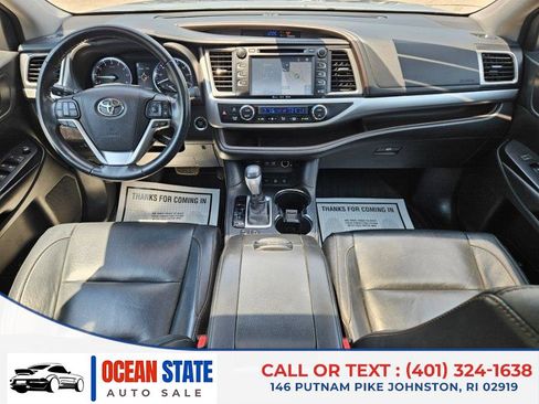 Used 2017 Toyota Highlander XLE AWD/4WD image 16