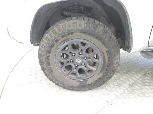 Used 2022 Toyota Tacoma SR5 image 9