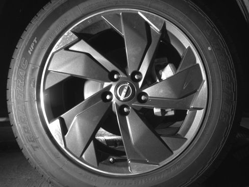 Used 2025 Nissan Rogue SV image 13