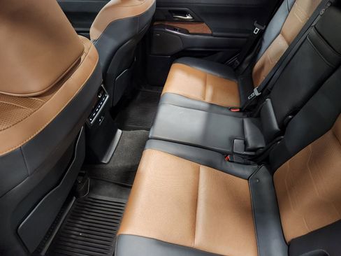 Used 2024 Lexus GX 550 w/ Accessory Package (Z1) image 50