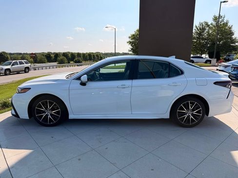 Used 2023 Toyota Camry SE w/ Convenience Package FWD image 2
