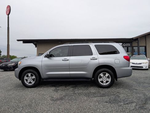 Used 2011 Toyota Sequoia SR5 RWD image 11