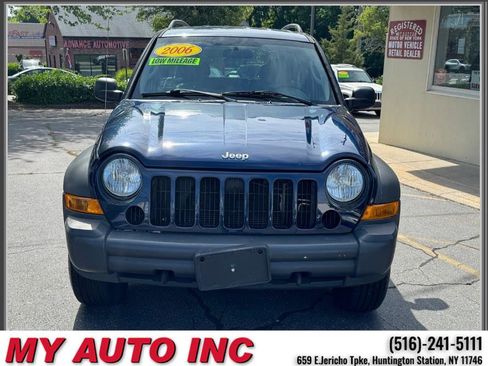 Used 2006 Jeep Liberty Sport w/ Off Road Group AWD/4WD image 2