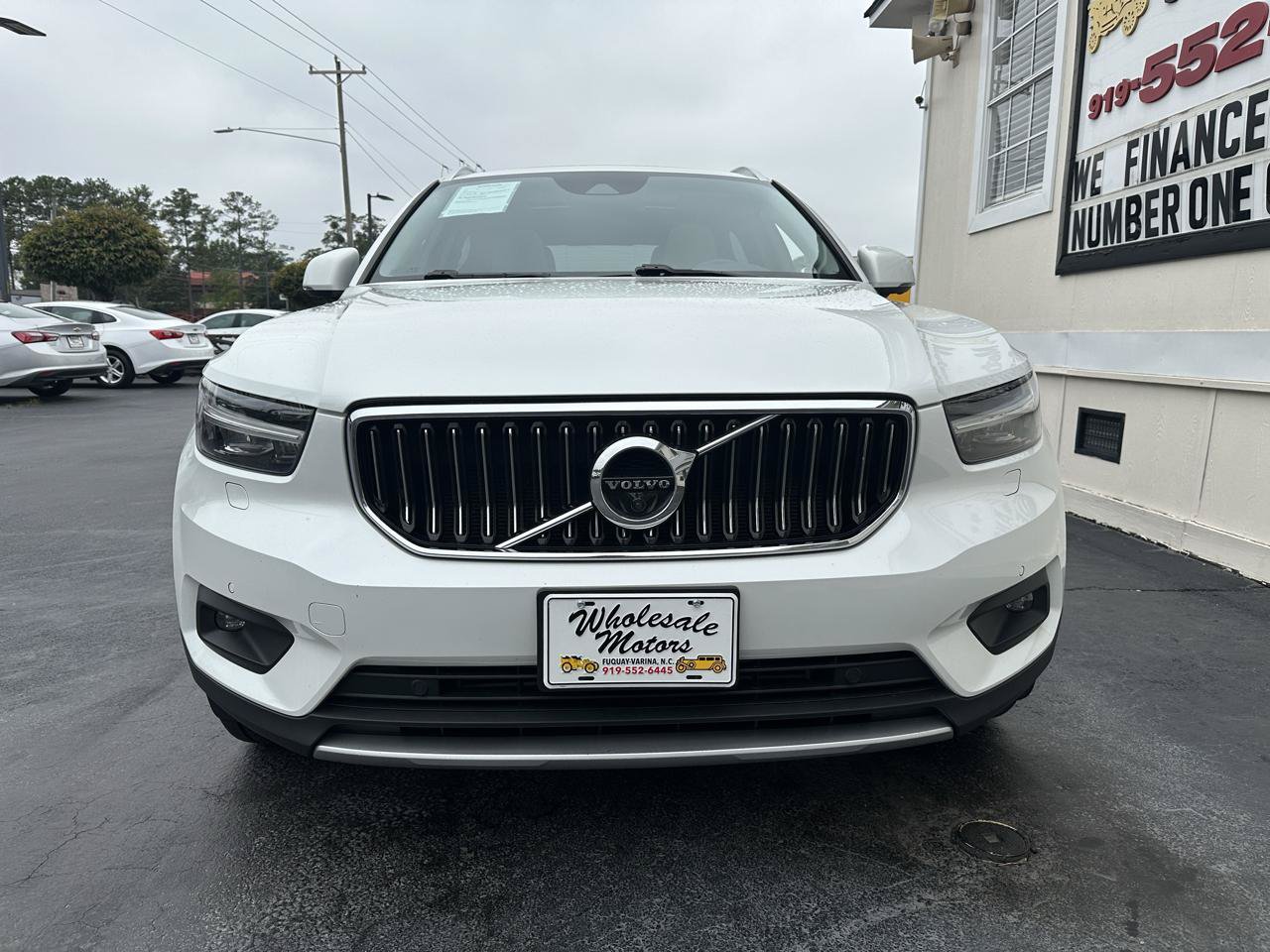 Used 2021 Volvo XC40 T4 Inscription FWD image 2