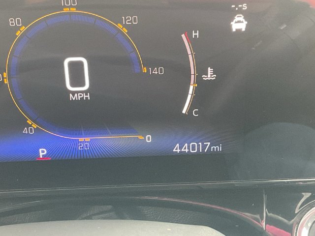 Certified 2025 Chevrolet Trax RS w/ Sunroof Package FWD image 13
