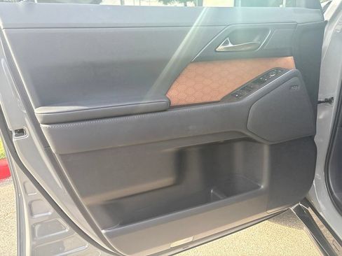 Certified 2025 Lexus GX 550 w/ Accessory Package (2T) AWD/4WD image 11