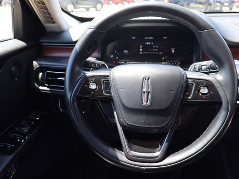 Used 2023 Lincoln Aviator Reserve image 17