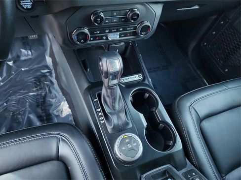 Used 2025 Ford Bronco Outer Banks image 23