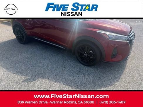 Used 2023 Nissan Kicks SR w/ SR Premium Package FWD image 4