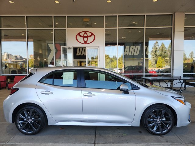 Used 2024 Toyota Corolla XSE FWD image 3