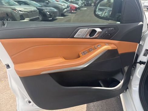 Used 2022 BMW X7 xDrive40i w/ M Sport Package image 5