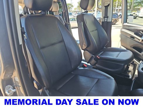 Used 2023 Mercedes-Benz Metris Passenger image 10