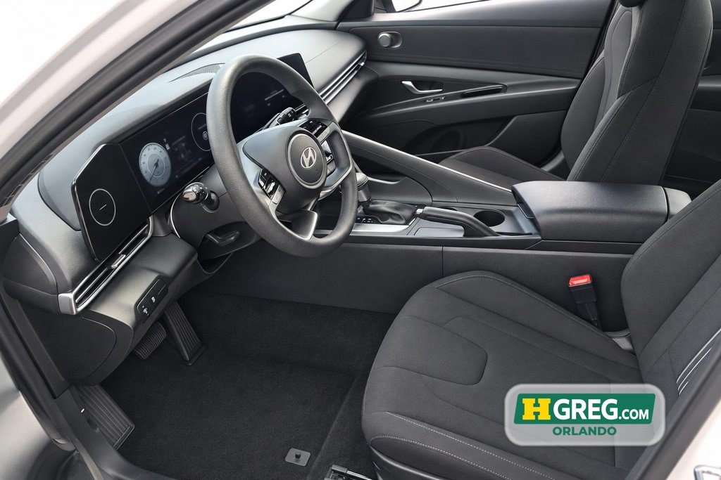 Used 2024 Hyundai Elantra SEL FWD image 7