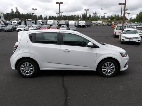 Used 2020 Chevrolet Sonic LT image 6