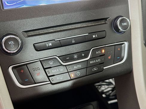 Used 2016 Ford Fusion Energi SE FWD image 16