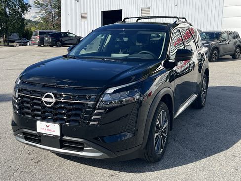 New 2026 Nissan Pathfinder Platinum AWD/4WD image 4