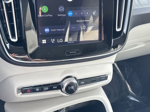 New 2026 Volvo XC40 B5 Ultra w/ Protection Package Premier image 27