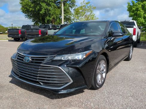 Certified 2021 Toyota Avalon XLE FWD image 2
