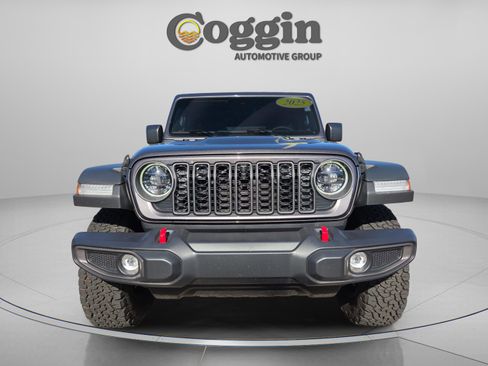 Used 2025 Jeep Wrangler Unlimited Rubicon w/ Technology Group image 8