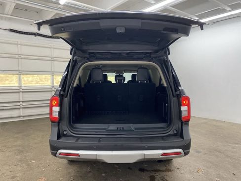 Used 2024 Ford Expedition Max XLT image 27
